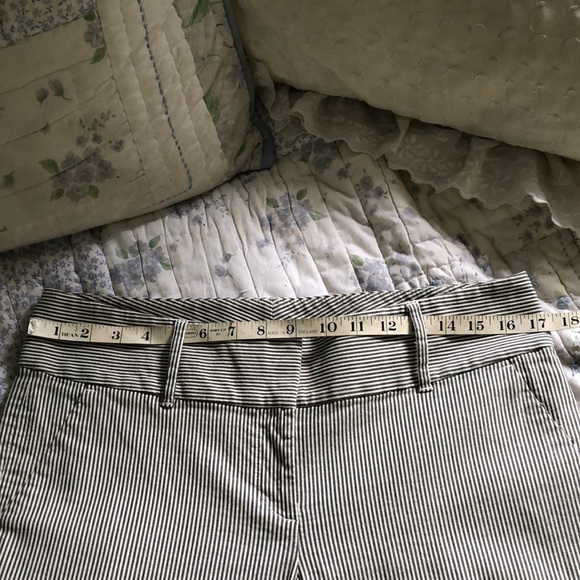 Ann Taylor Ladies size 8 striped cotton capri’s - Picture 13 of 16